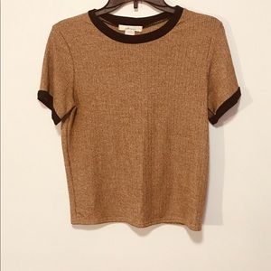 Medium Gold & black trim short sleeve pullover top